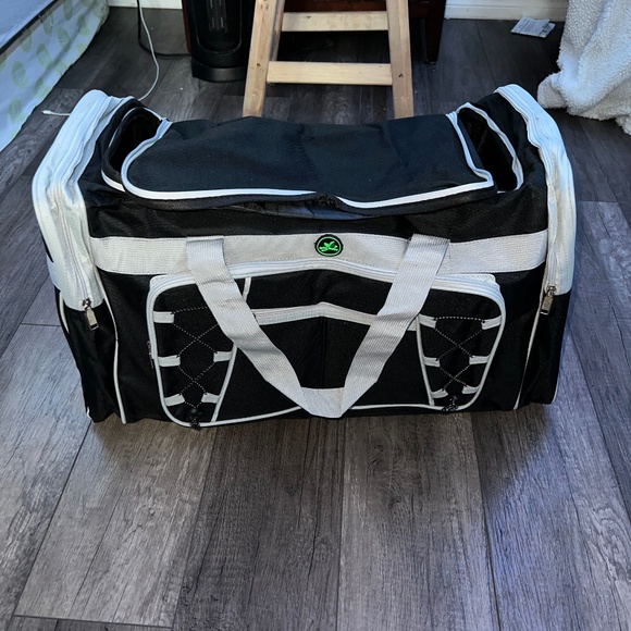 Duffle bag - Picture 1 of 2